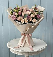 Букет цветов из:  Розы и Лизиантусы в Красной Горке