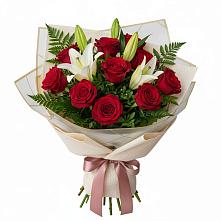 Букет цветов из:  Лилии и Розы в Красной Горке
