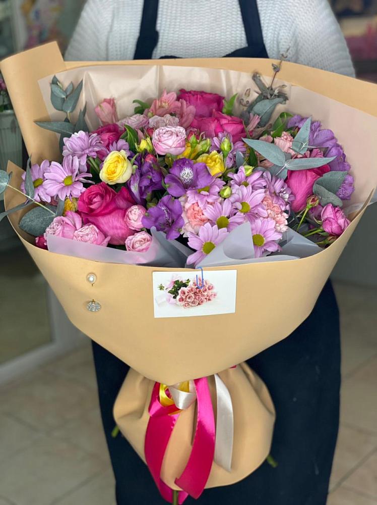 Букет цветов из: Хризантемы, Гвоздики и Альстромерии в Красной Горке