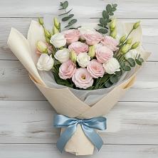 Букет цветов из:  Лизиантусы в Красной Горке