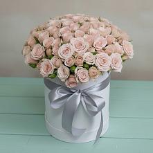 Цветочная композиция из Розы в шляпной коробке в Красной Горке