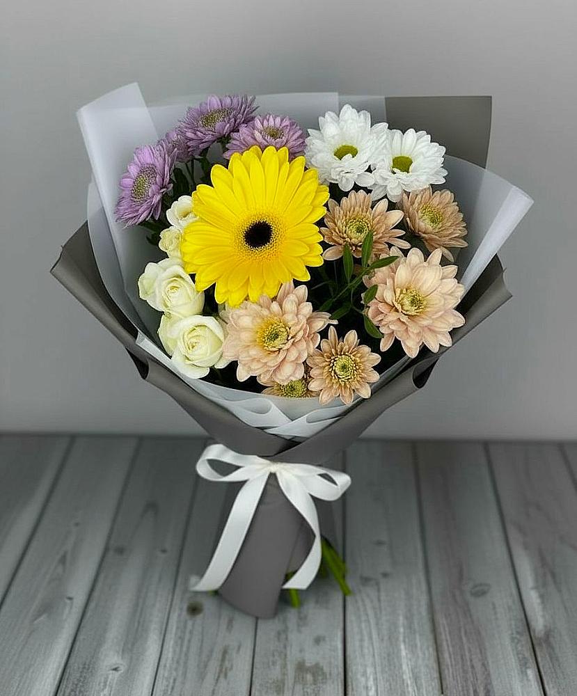 Букет цветов из: Розы, Герберы и Хризантемы в Красной Горке