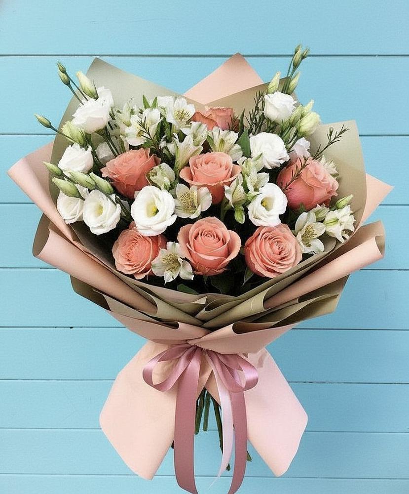 Букет цветов из: Розы, Альстромерии и Лизиантусы в Красной Горке