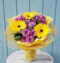 Букет цветов из:  Хризантемы и Герберы в Красной Горке