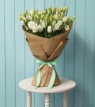 Букет цветов из:  Лизиантусы в Красной Горке