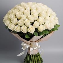 Букет 101 беля роза Белоснежка в Красной Горке