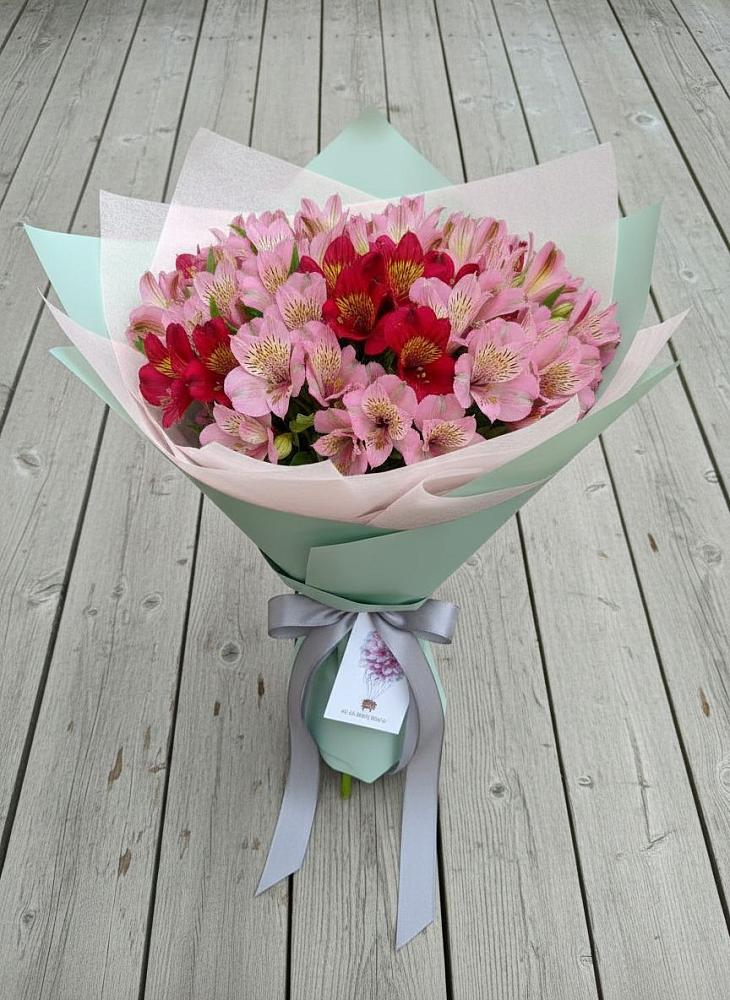 Букет цветов из: Альстромерии в Красной Горке