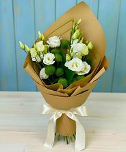 Букет цветов из:  Хризантемы и Лизиантусы #REPLACE_PRED# Красной Горке