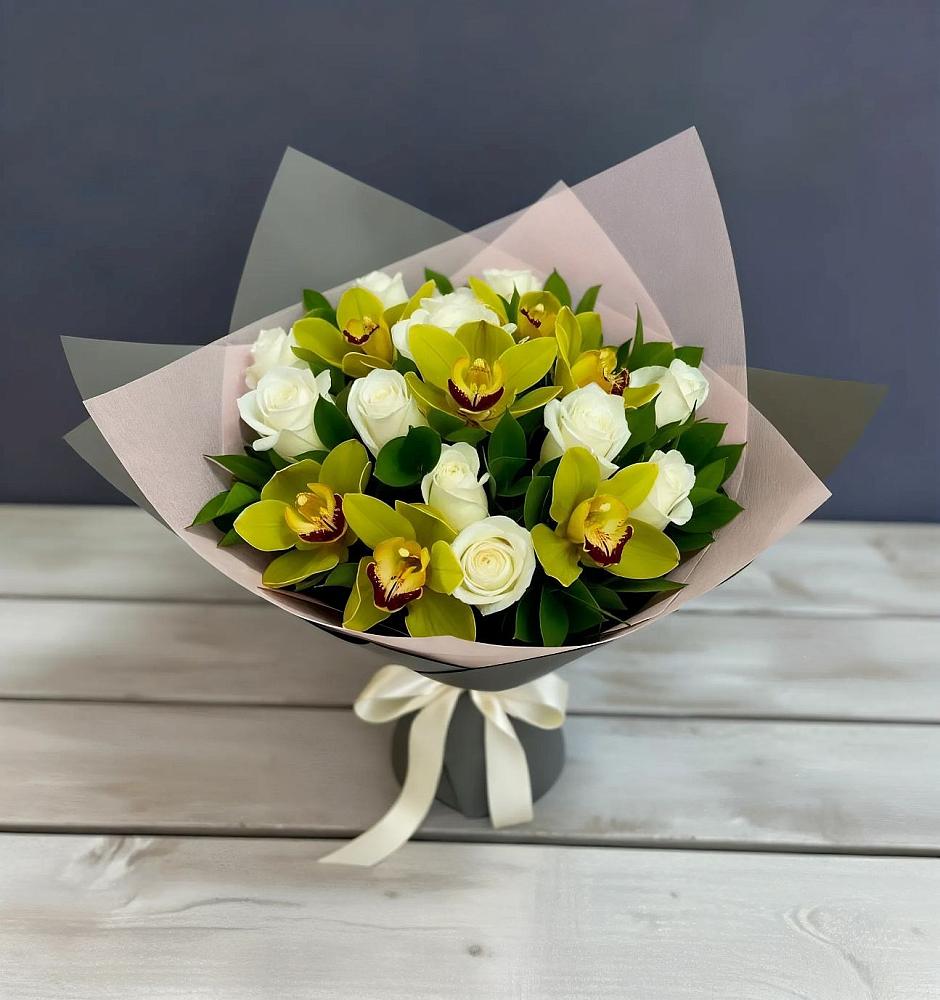 Букет цветов из: Орхидеи и Розы в Красной Горке