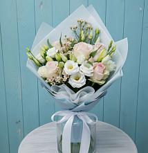 Букет цветов из:  Розы и Лизиантусы в Красной Горке