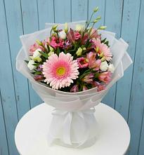 Букет цветов из:  Герберы, Альстромерии и Лизиантусы #REPLACE_PRED# Красной Горке