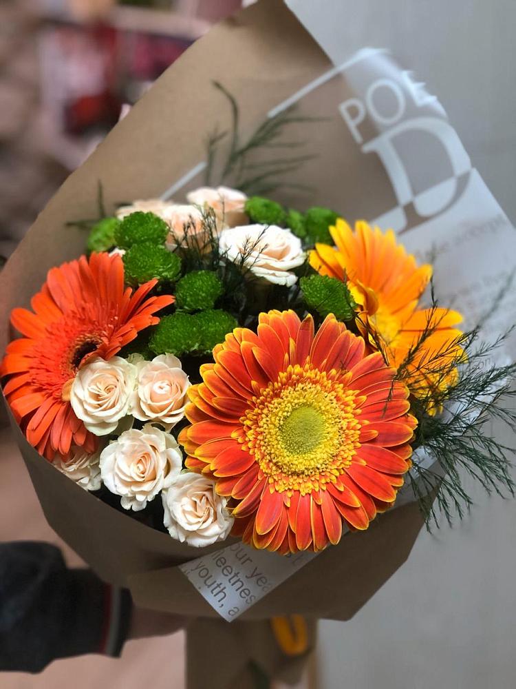 Букет цветов из: Герберы, Хризантемы и Розы в Красной Горке
