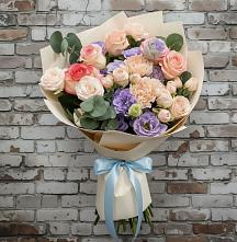 Букет цветов из:  Розы, Лизиантусы и Гвоздики в Красной Горке