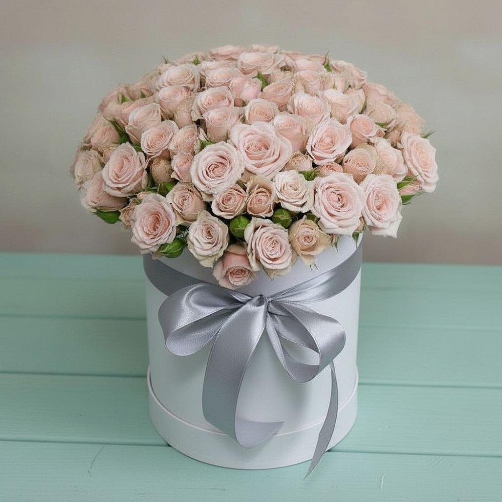 Цветочная композиция из Розы в шляпной коробке в Красной Горке